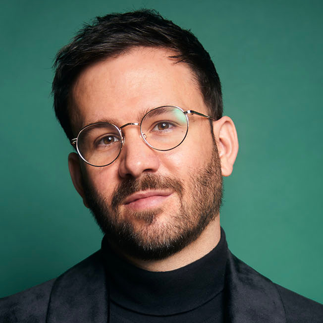 Andrew Crust headshot